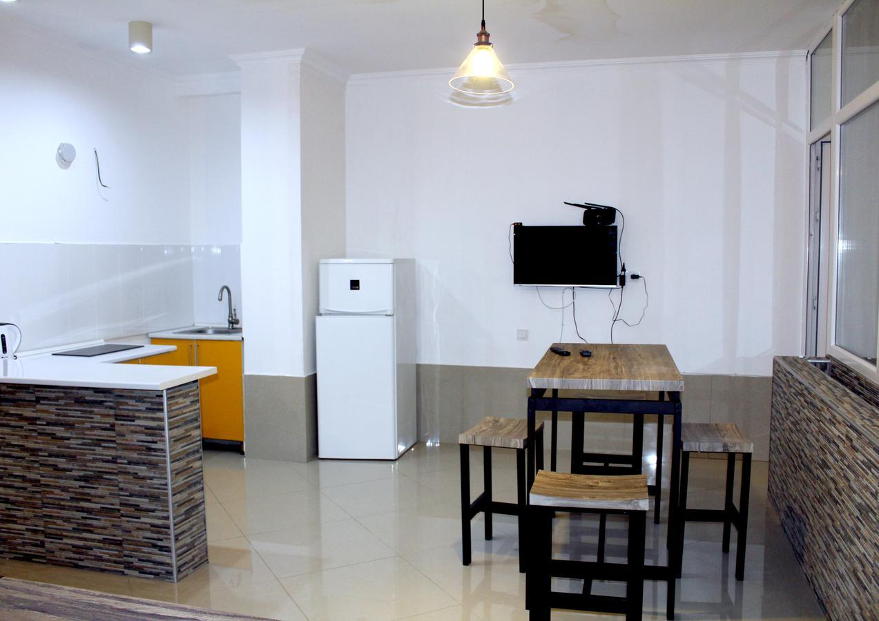 Cozy Apartment In The Center Of Batumi Luaran gambar